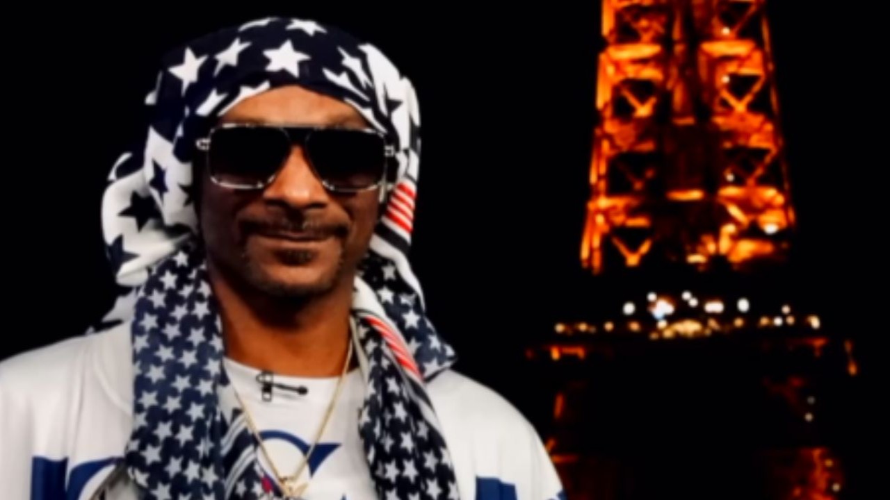 Snoop Dogg congratulates the medal winners in the women’s 200-meter race with a surprise call at the 2024 Summer Olympics