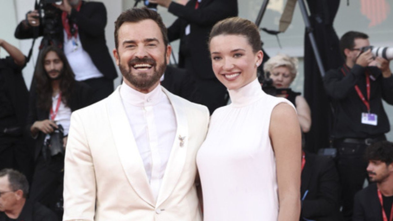 Justin Theroux and Nicole Brydon Bloom (CC: Getty Images)