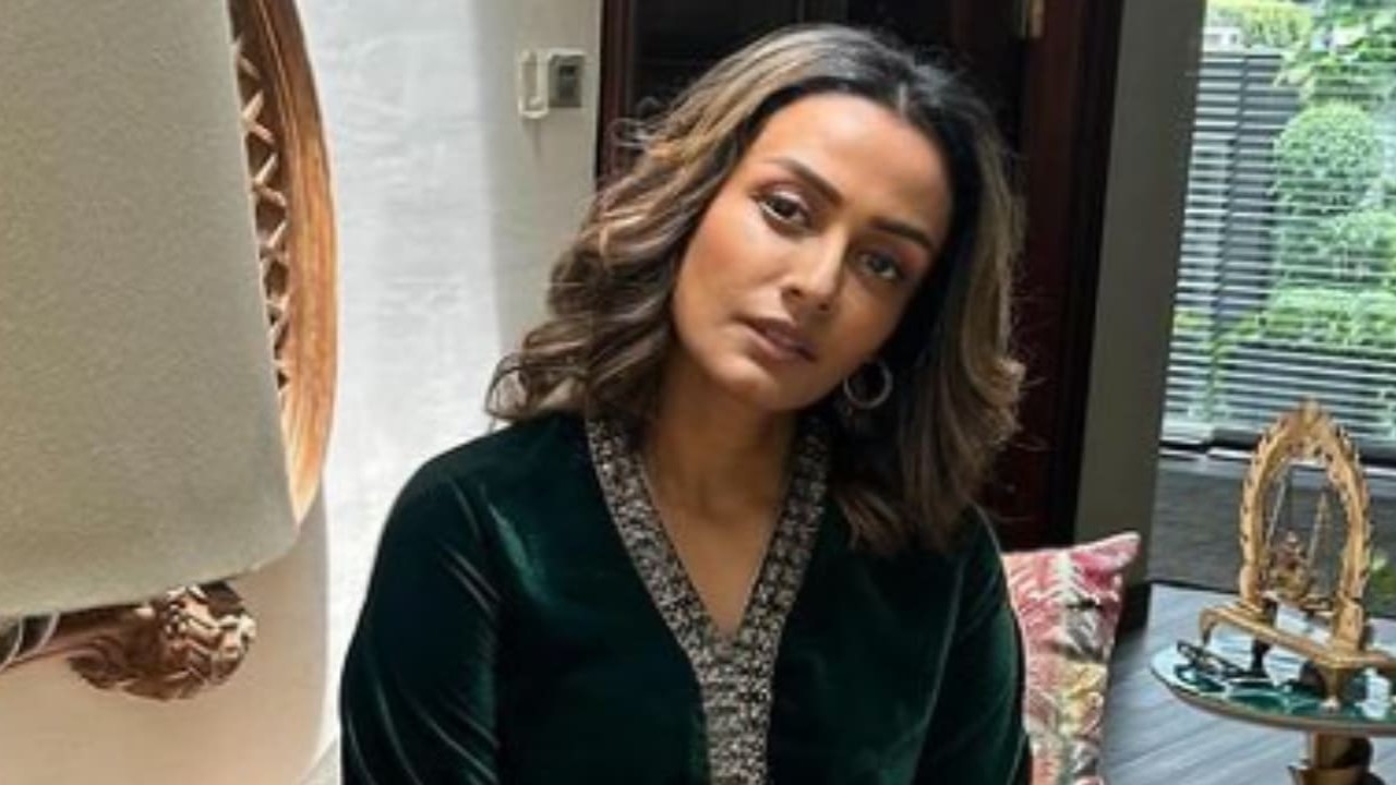 Namrata Shirodkar keeps it classic in velvet dhoti-style set; perfect for Mehendi ceremony