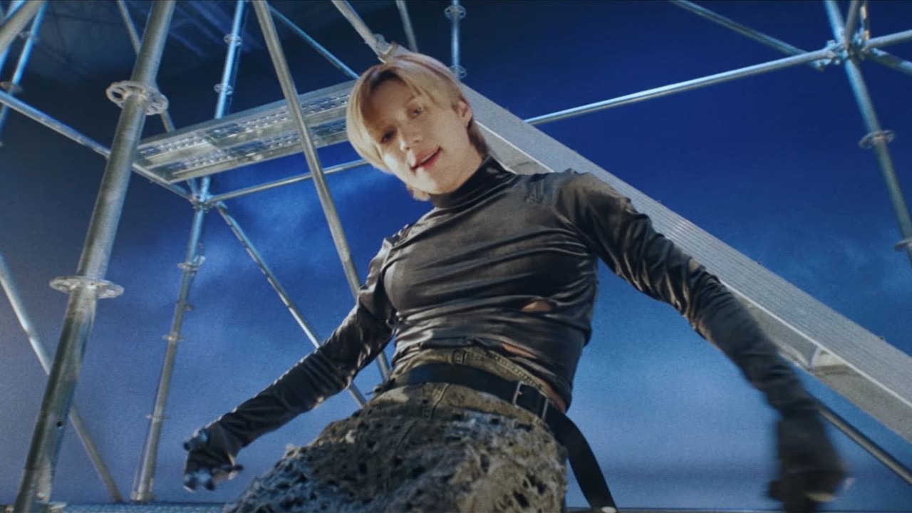 SHINee’s Taemin feels sexy in the new comeback music video for the 5th mini album ETERNAL “Sexy In The Air”; Watch