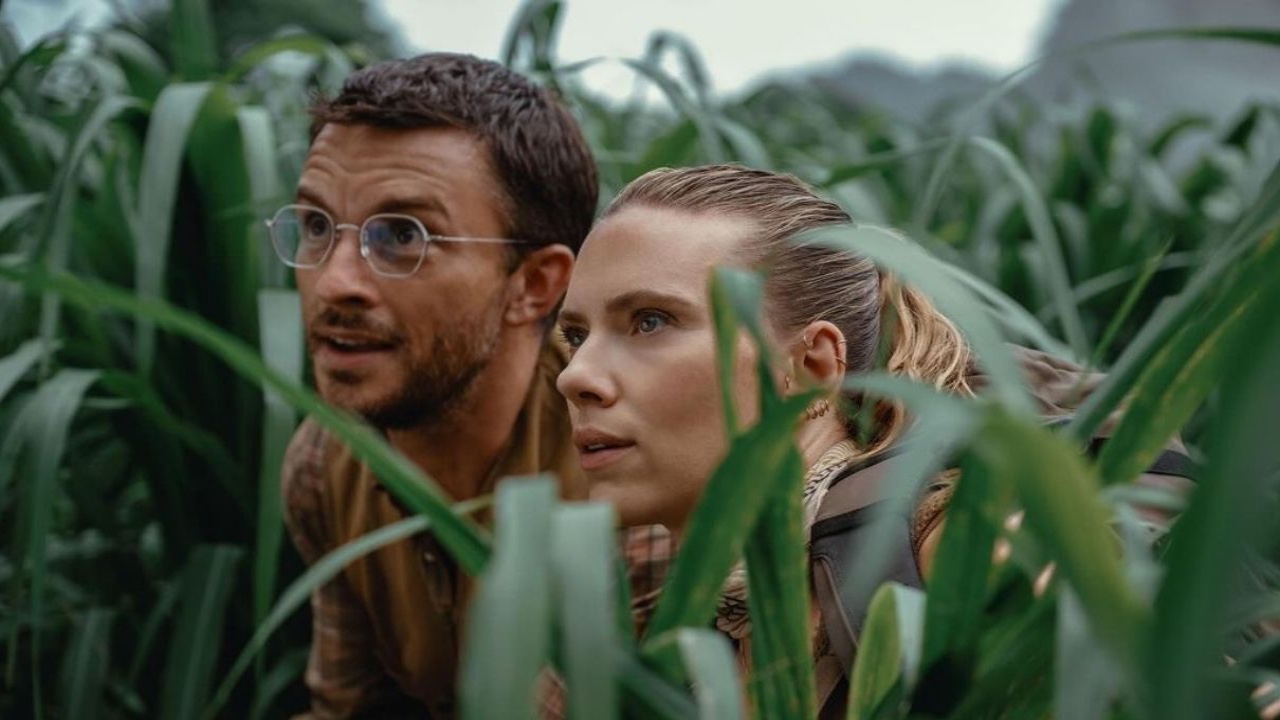 Jonathan Bailey and Scarlett Johansson in Jurassic World: Rebirth (Photo Credits: Instagram/@jurassicworld)