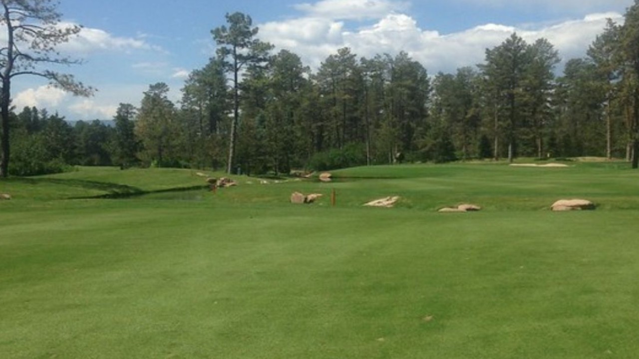 Castle Pines Golf Club (Image via Flickr)