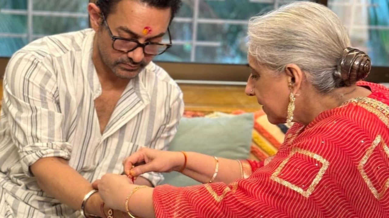 Aamir Khan ties Rakhi to sister Nikhat, feeds sweets in heartwarming Raksha Bandhan PICS (Instagram/@nikhat3628)