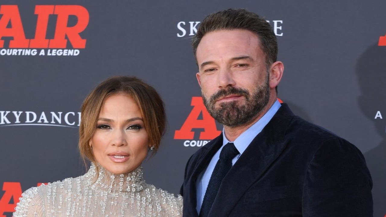 Jennifer Lopez vs. Ben Affleck: Whose Side is The Internet On? Find Out