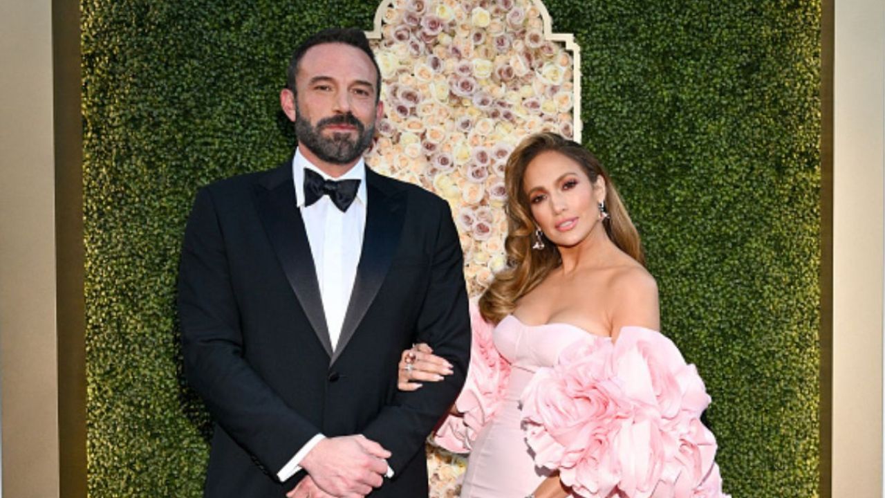 Jennifer Lopez and Ben Affleck (via Getty Images)