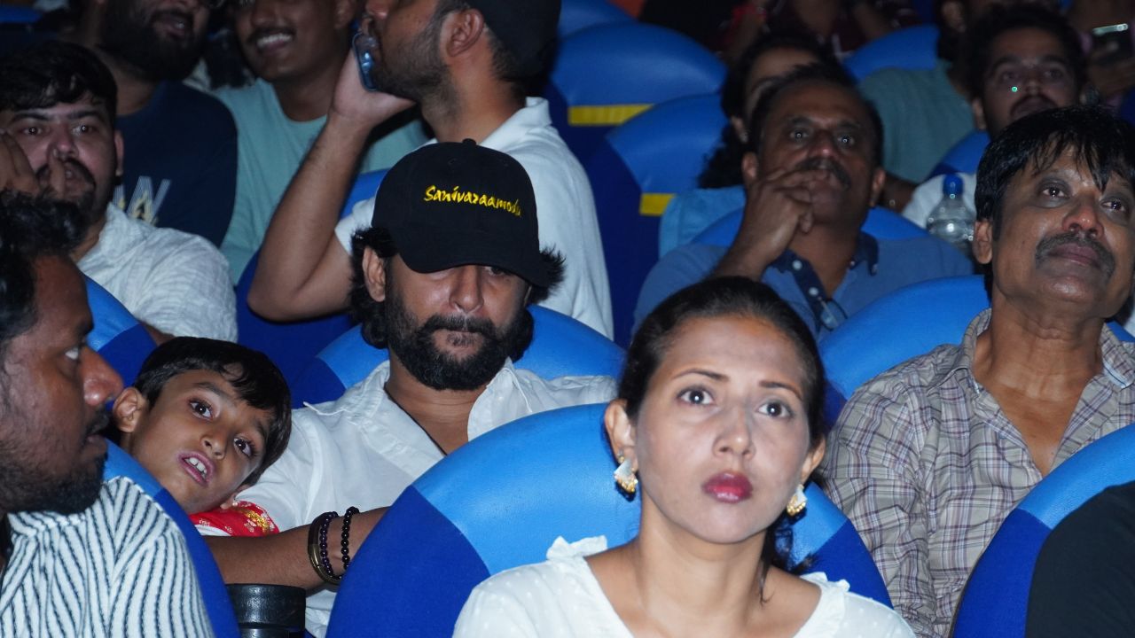 Nani, his wife Anjana, director Vivek Athreya, SJ Suryah can't contain happiness as they share group hug after Saripodhaa Sanivaaram's success