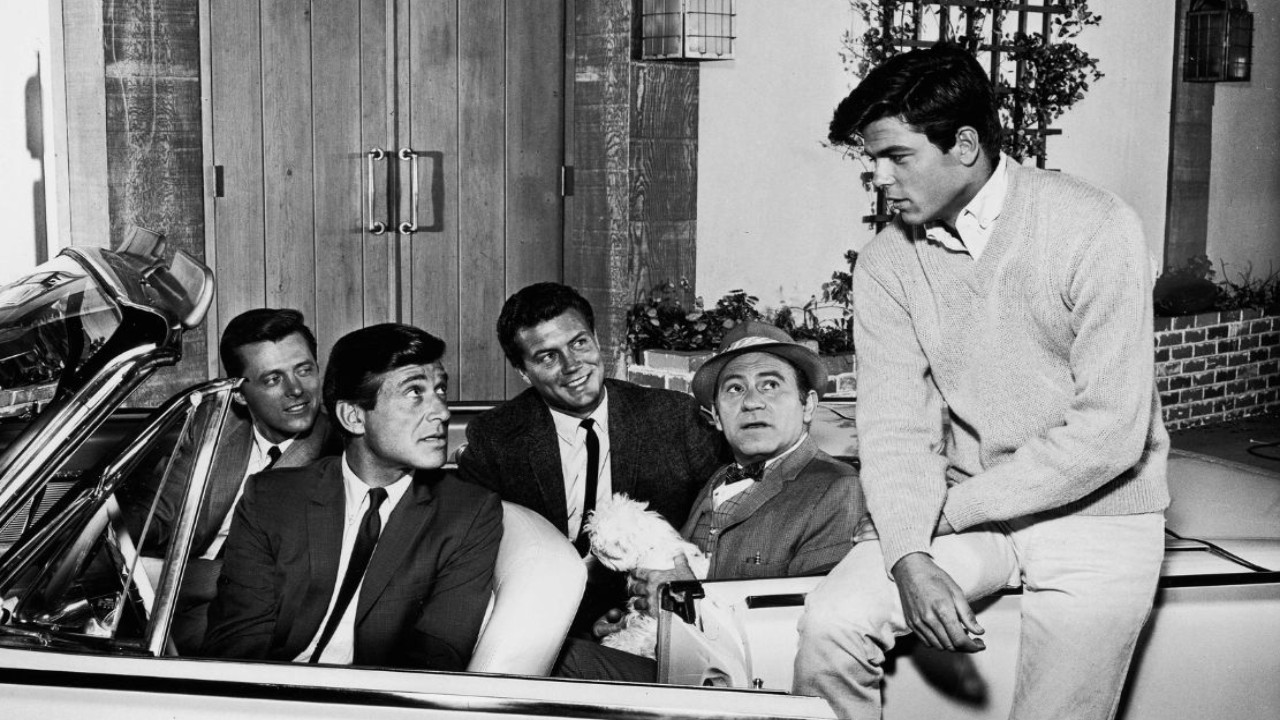 Cast members from 77 Sunset Strip. (L-R) Edd Byrnes, Efrem Zimbalist Jr, Roger Smith, Louis Quinn and Robert Logan. (Getty Images)