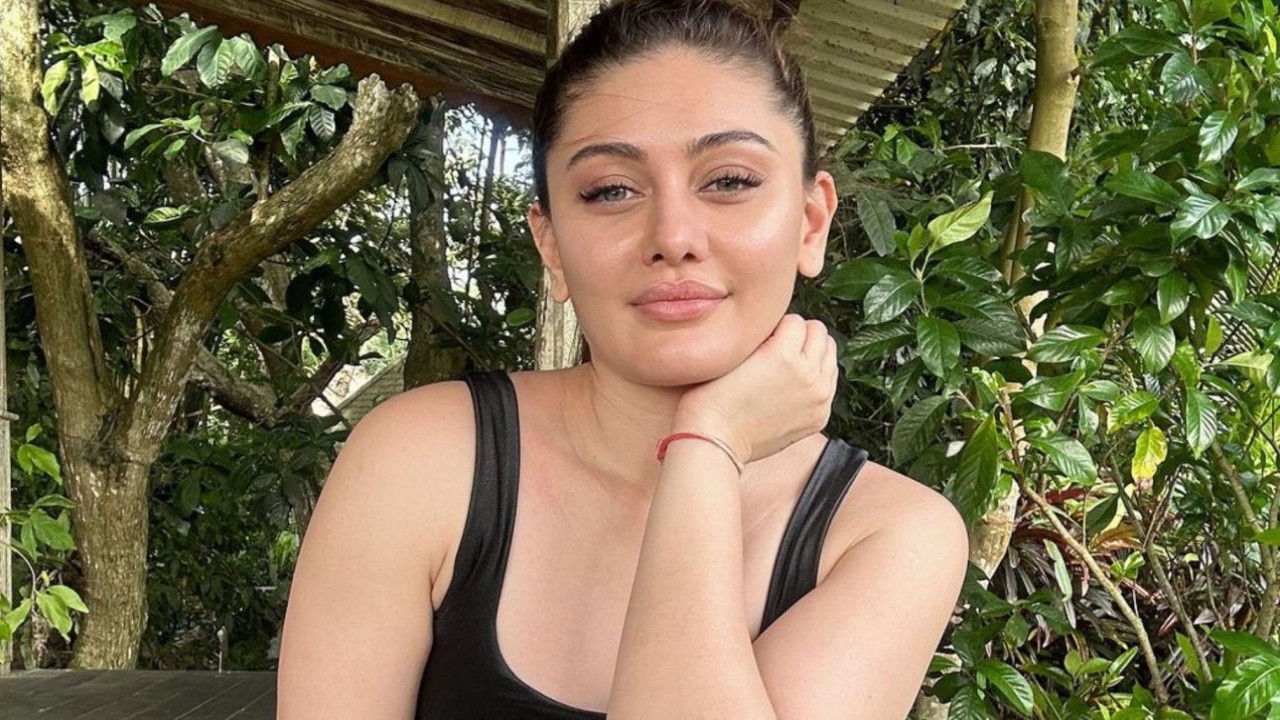 Bigg Boss 13 fame Shefali Jariwala has hilarious take on paparazzi zooming in on her back; Says, ‘I don’t mind’