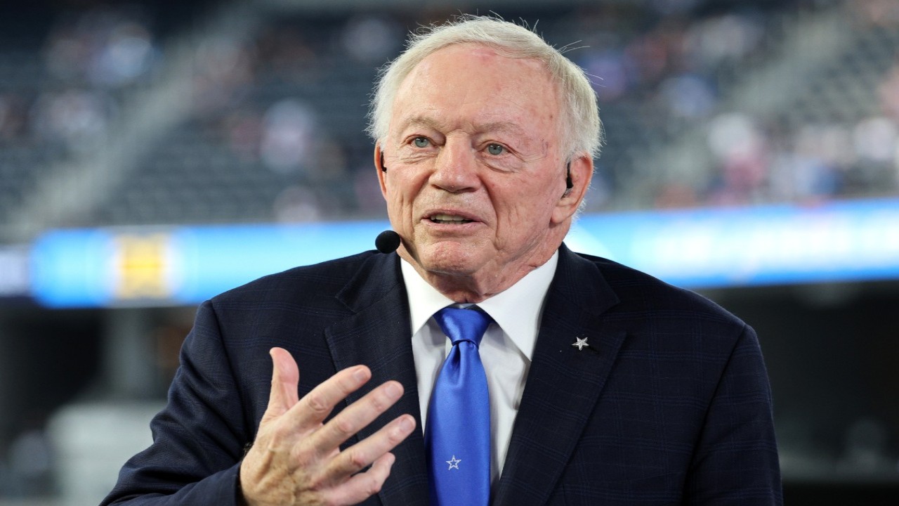 Cowboys Owner Jerry Jones Reveals Why He Won’t Hire GM: ‘There’s Nobody That Could F*cking Come In Here And…’ 