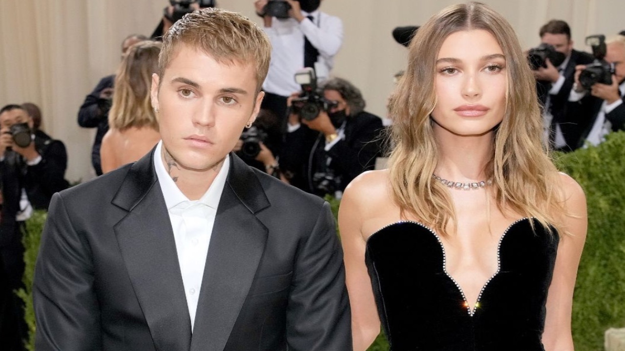 Justin Bieber And Hailey Bieber (via Getty Images)