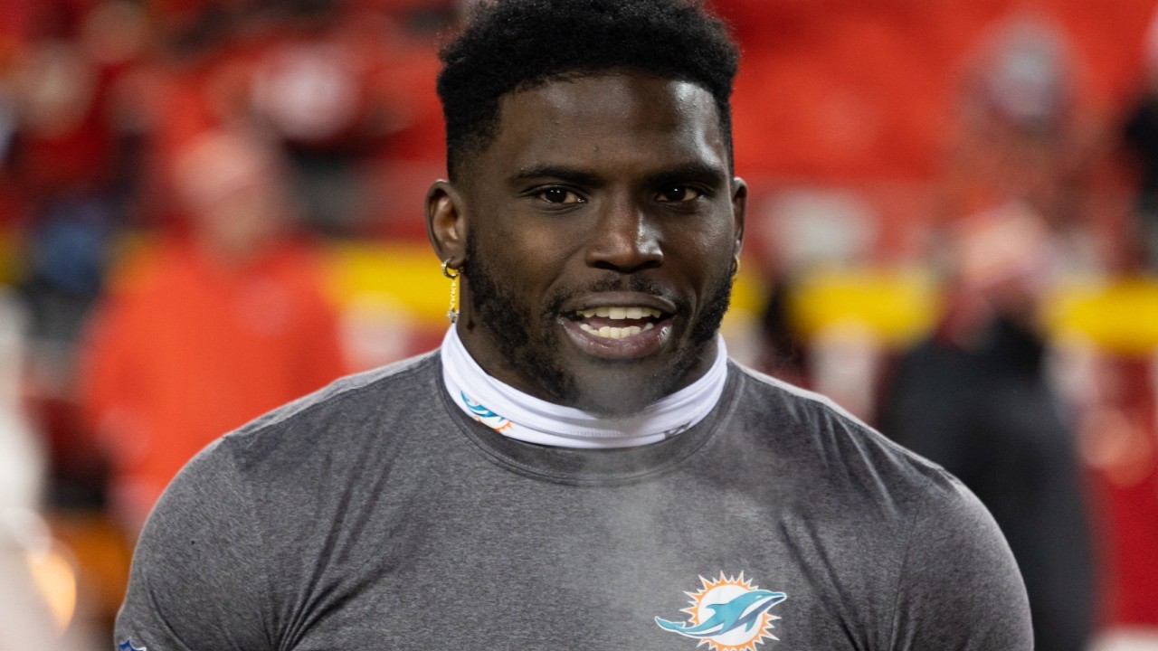 Tyreek Hill Hilariously Calls for THIS Dolphins’ Teammate To Be Added to his ‘Top NFL Divas’ List