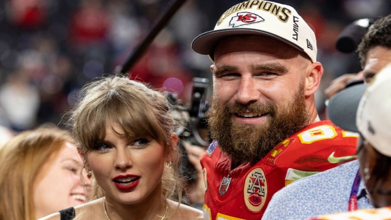 When Taylor Swift Was Caught Making THIS Flirty Comment About Travis Kelce During Chiefs Game