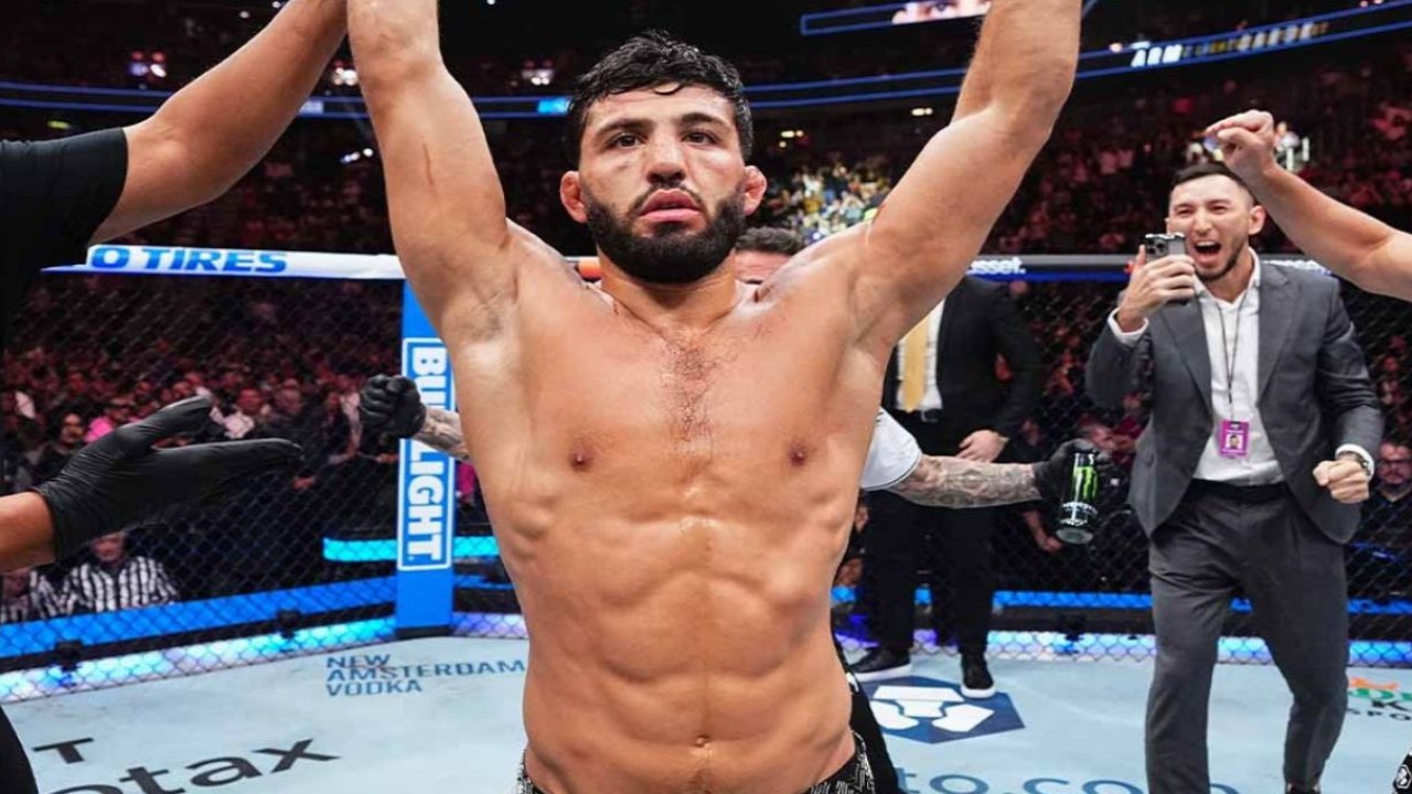 Arman Tsarukyan Reveals Possible Date for UFC Title Fight vs Islam Makhachev