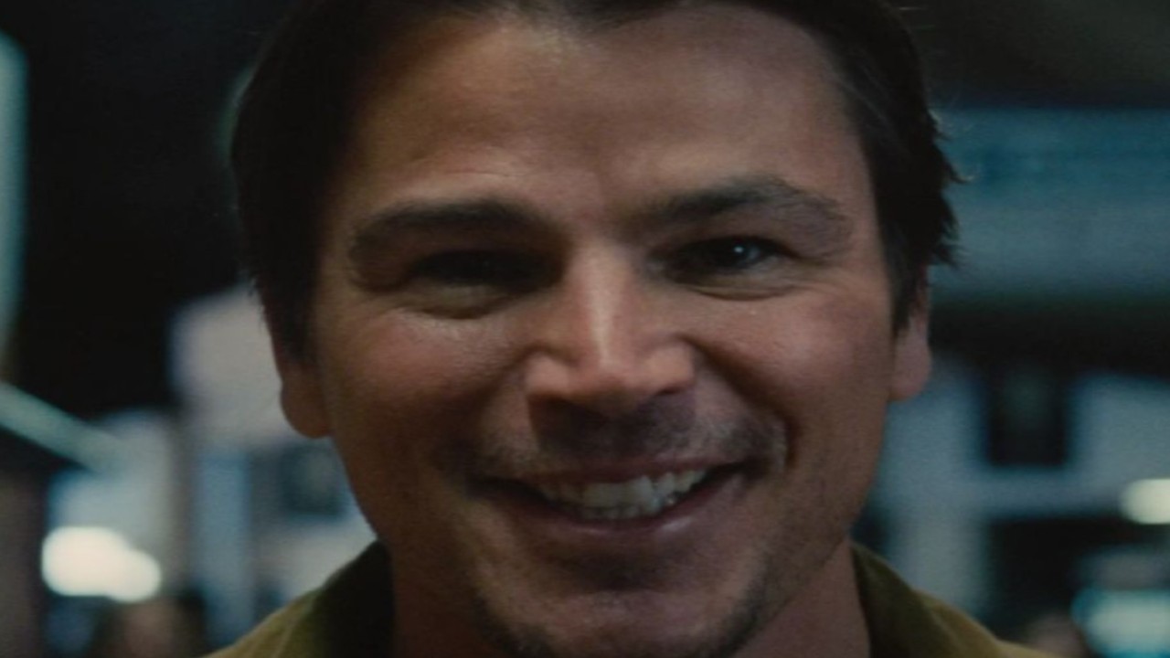 Josh Hartnett in a still from Trap (Image via YouTube/Warner Bros. Pictures)