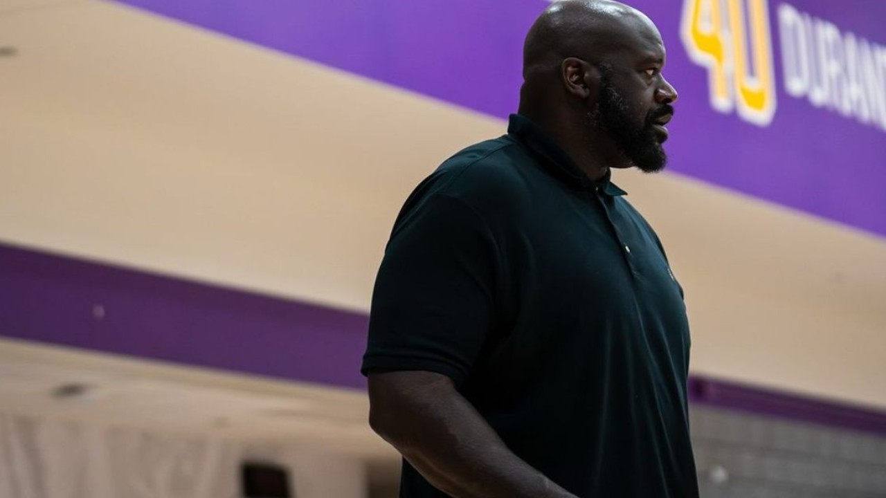 When 7’1 Feet Tall Shaquille O’Neal Squeezed Himself Into Insanely Tiny Smart Car in NYC