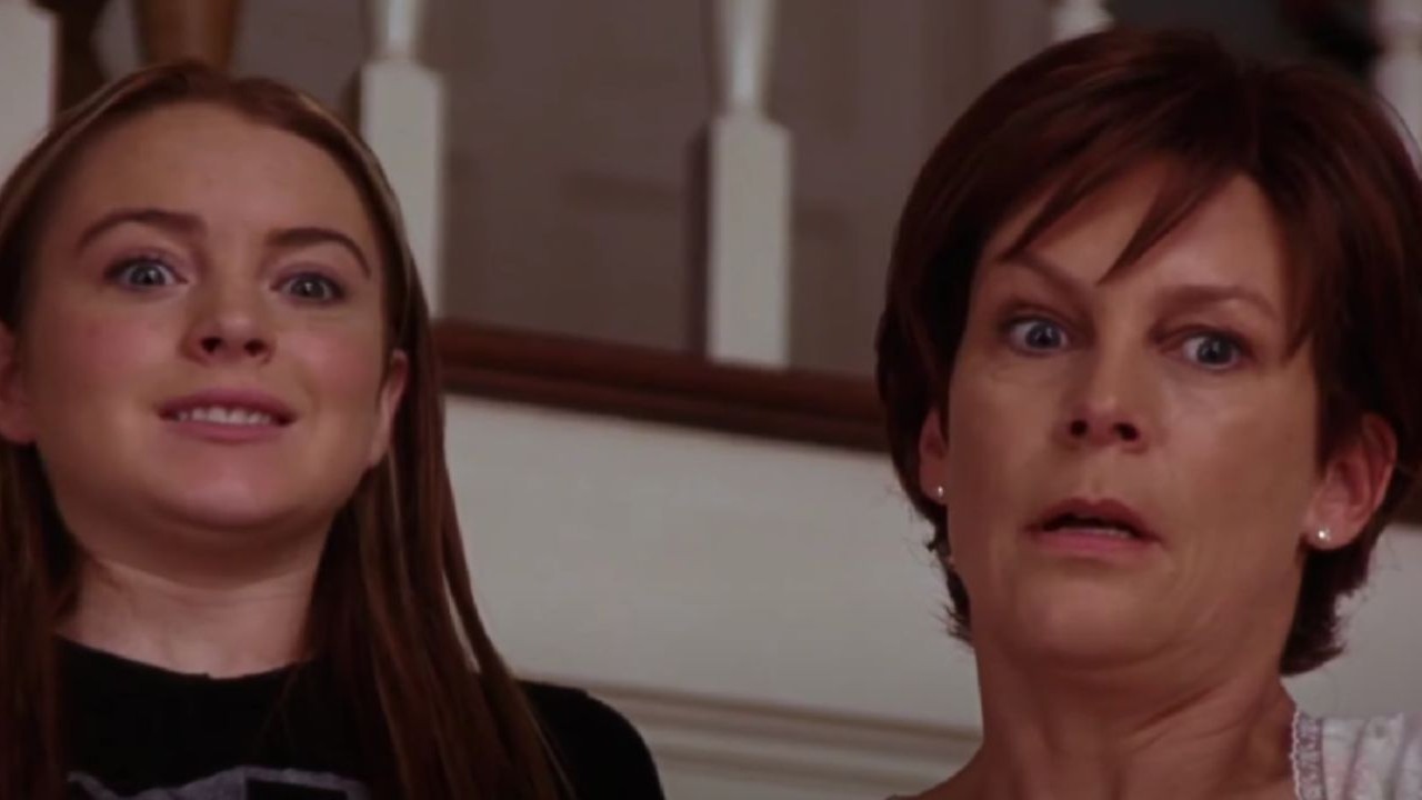 Lindsay Lohan and Jamie Lee Curtis (Image via YouTube/Disney UK)