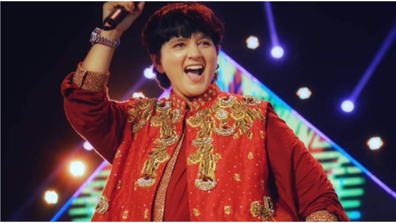 Falguni Pathak shares why she prefers performing on stage than playback singing; says 'Bhaag-daud zyada karni padti hai'