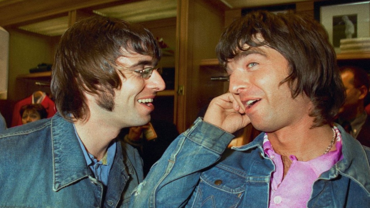 Oasis Comeback: Inside Liam and Noel’s Secret Meeting that led to an Iconic Photoshoot