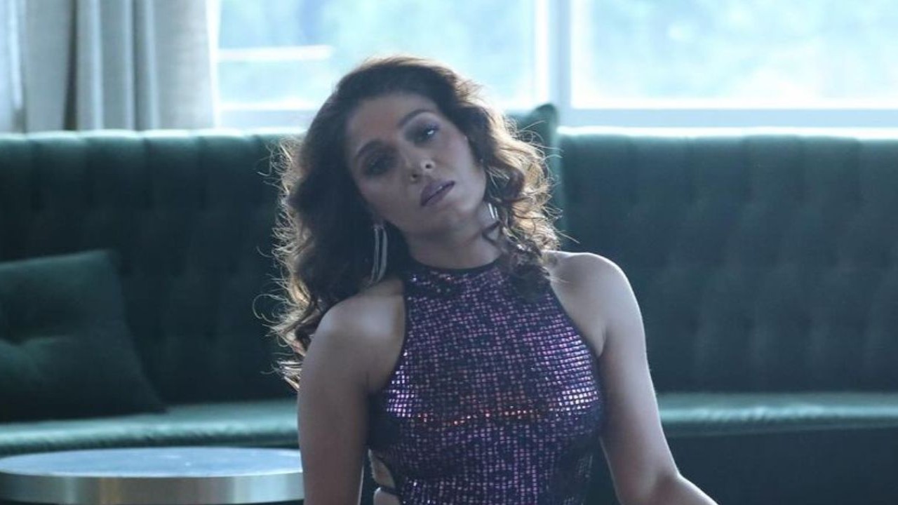 Sunidhi Chauhan believes Indian and Pakistani artists 'share a lot in common'; says she was 'absolutely blown away' by Shazia Mansoor’s Turri Jandi