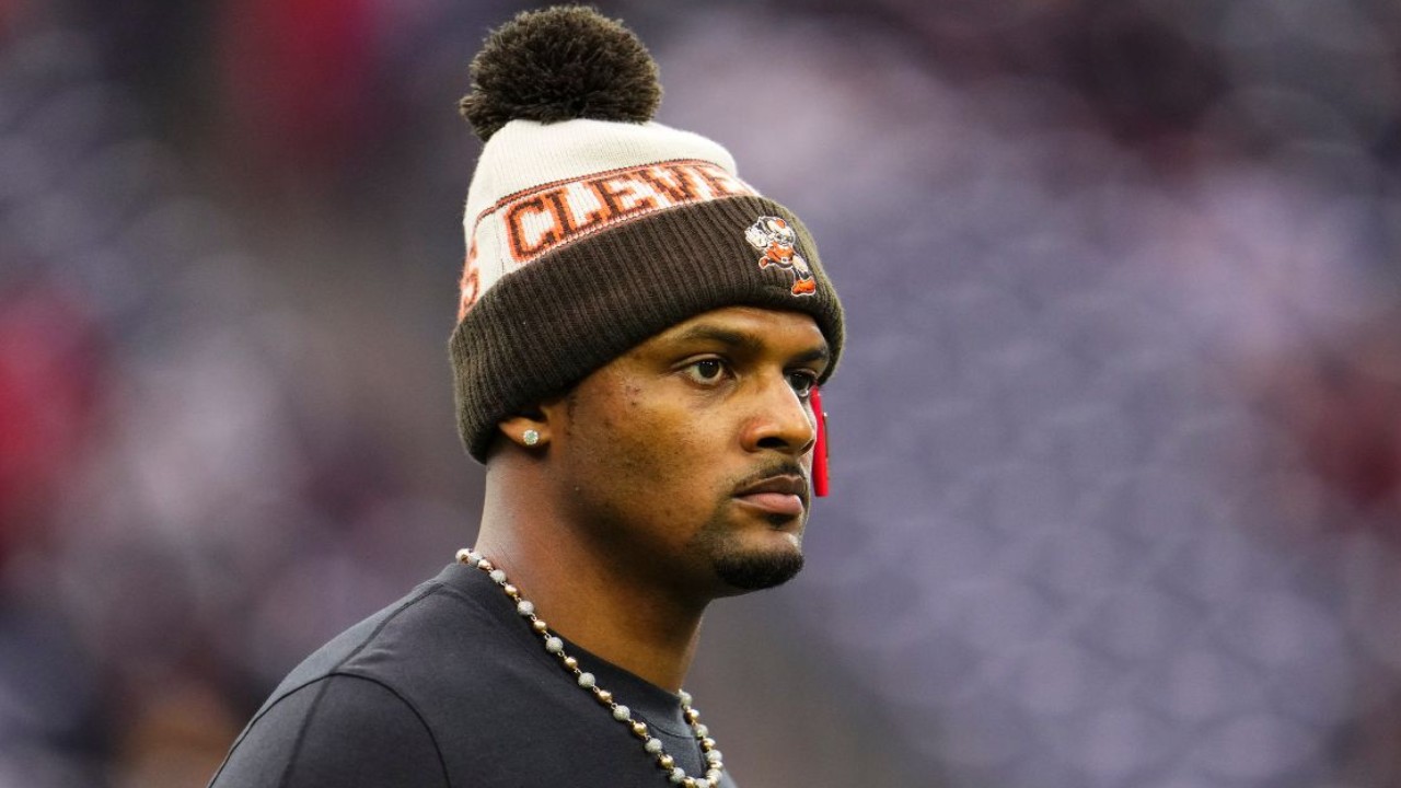 Top NFL Analysts Question Deshaun Watson’s Injury Status, Call It ‘Weird’