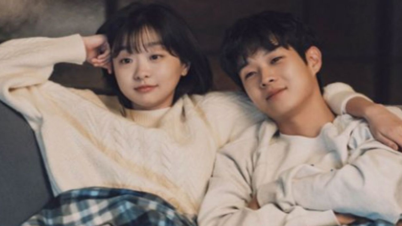 Kim Da Mi and Choi Woo Shik in Our Beloved Summer: Netflix