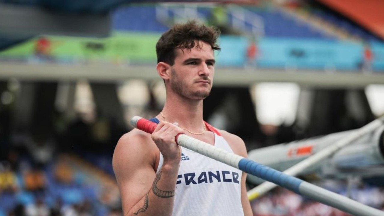 ‘Biological Disadvantage’: Fans React Hilariously as Anthony Ammirati’s Olympic Dream Dashed by Unfortunate Pole Vault Mishap