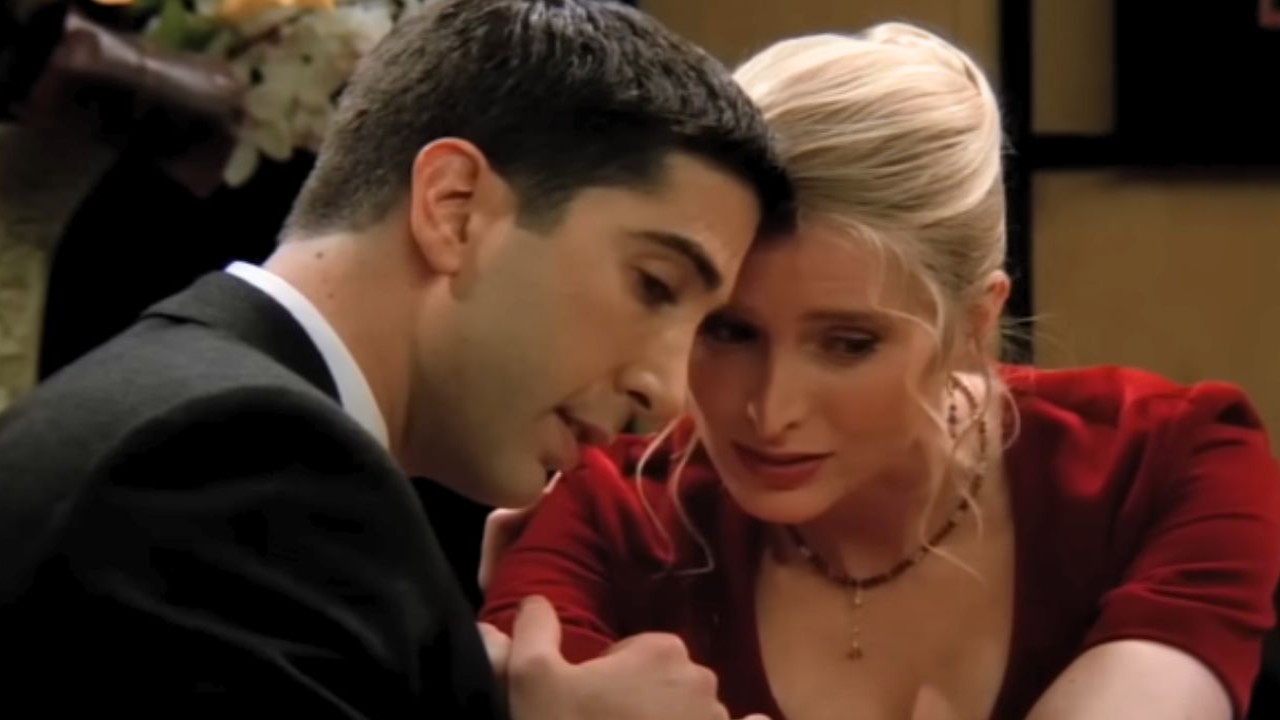 David Schwimmer and Jane Sibbett (Image via YouTube/Warner Bros. TV)