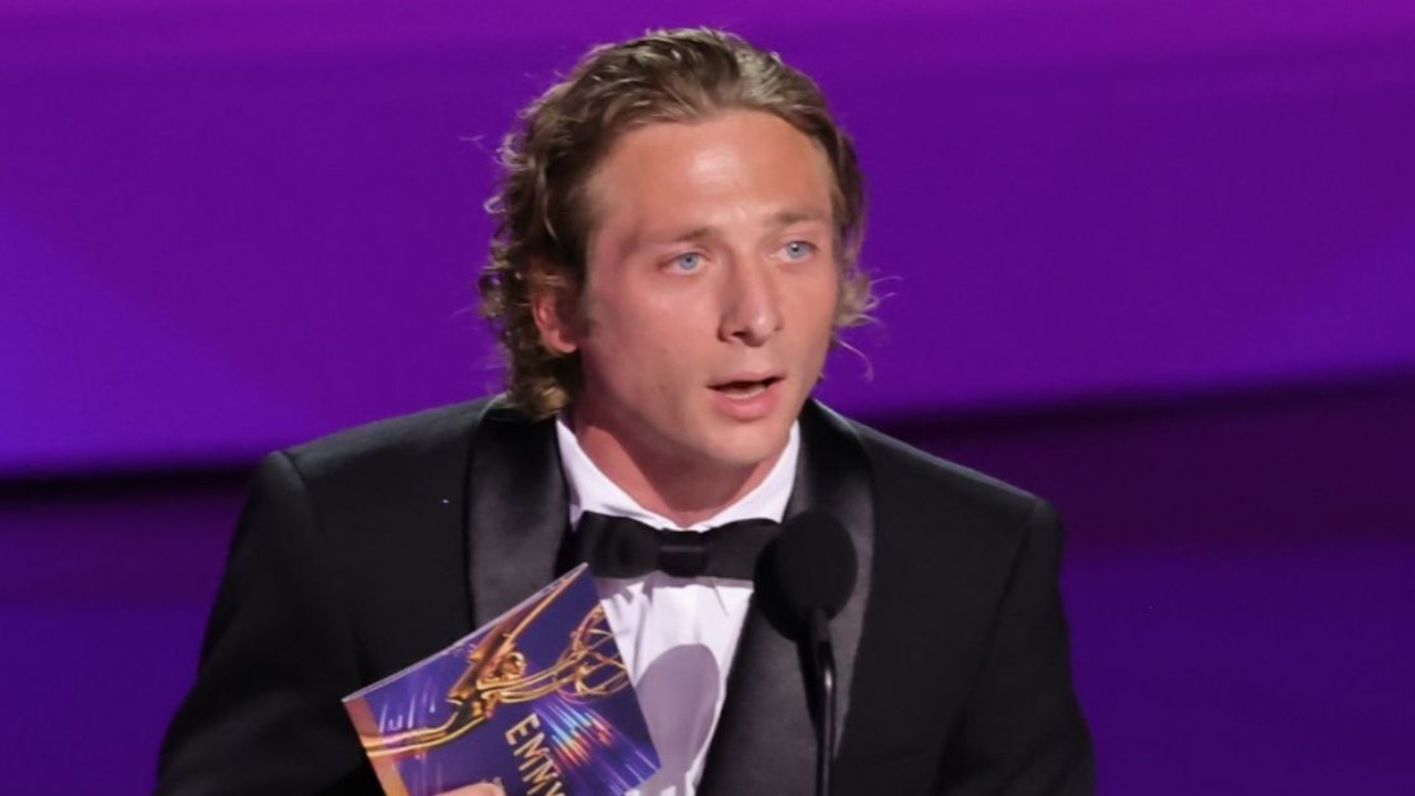 76th Primetime Emmy Awards: Jeremy Allen White Wins Outstanding Lead Actor In A Comedy ...