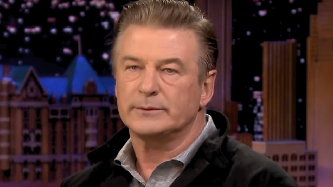 Alec Baldwin (Image via YouTube/The Tonight Show Starring Jimmy Fallon)