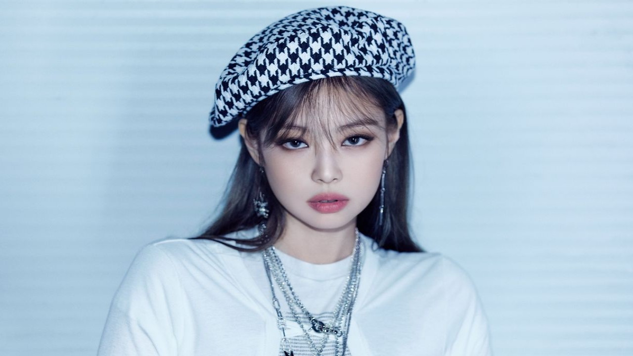 BLACKPINK 的 Jennie 被一名中国粉丝发现，据称正在拍摄新项目；查看剪辑