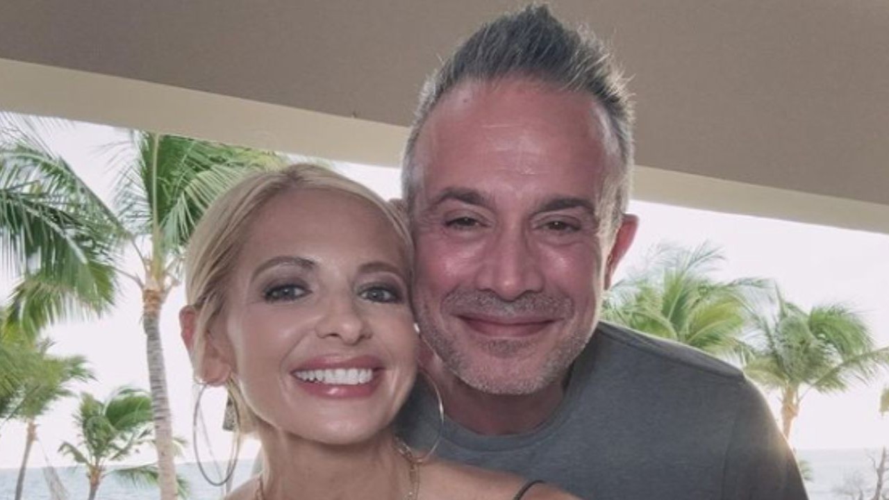 Where Did Sarah Michelle Gellar And Freddie Prinze Jr. First Meet? Find Out As Costars-Turned-Couple Celebrates 22nd Wedding Anniversary