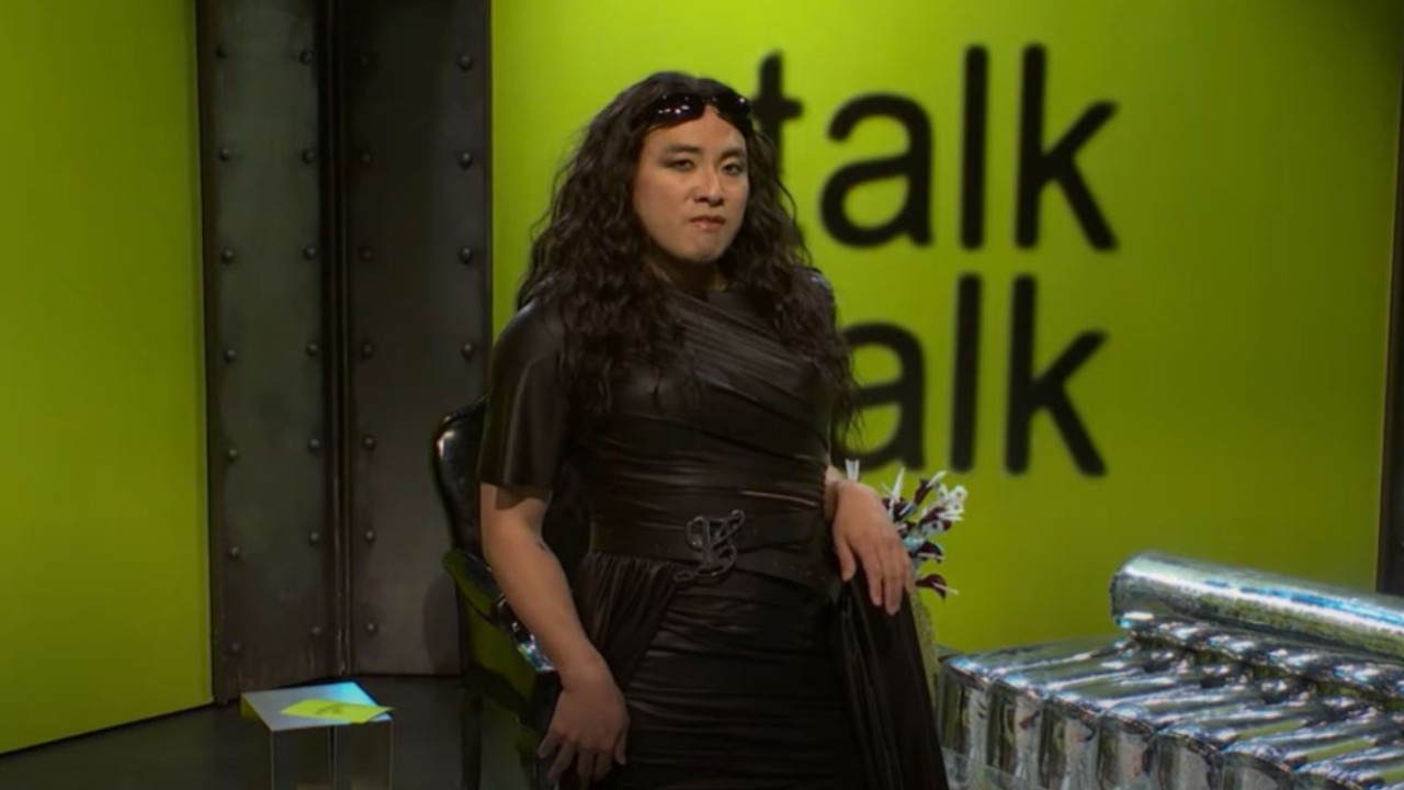 Season 50 of Saturday Night Live celebrates Charli XCX’s summer brat trend with Bowen Yang as host of the talk show Brat or Nat.