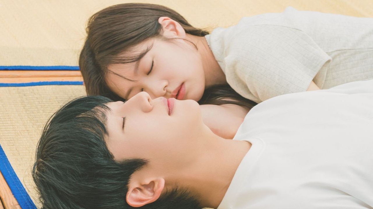 Jung Hae In and Jung So Min in Love Next Door; Image: tvN