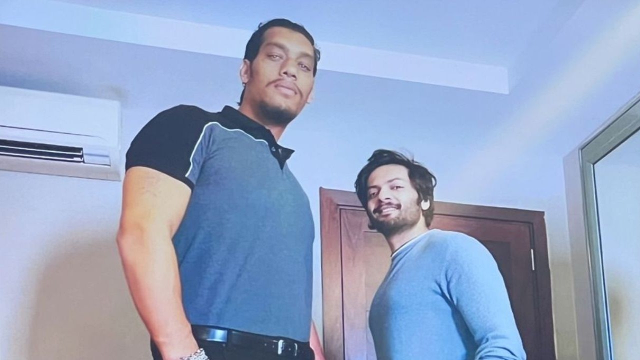 Stree 2’s Sunil Kumar aka Sarkata drops PIC with Ali Fazal; Fans compare their height (Instagram/@sunil_kumar81_)