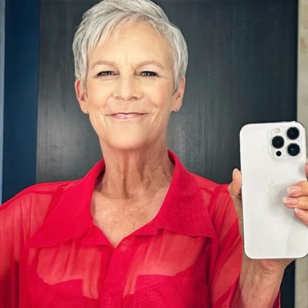  Humble And Incredibly Grateful Jamie Lee Curtis Clinches Her First Emmy For Guest Role In The Bear 