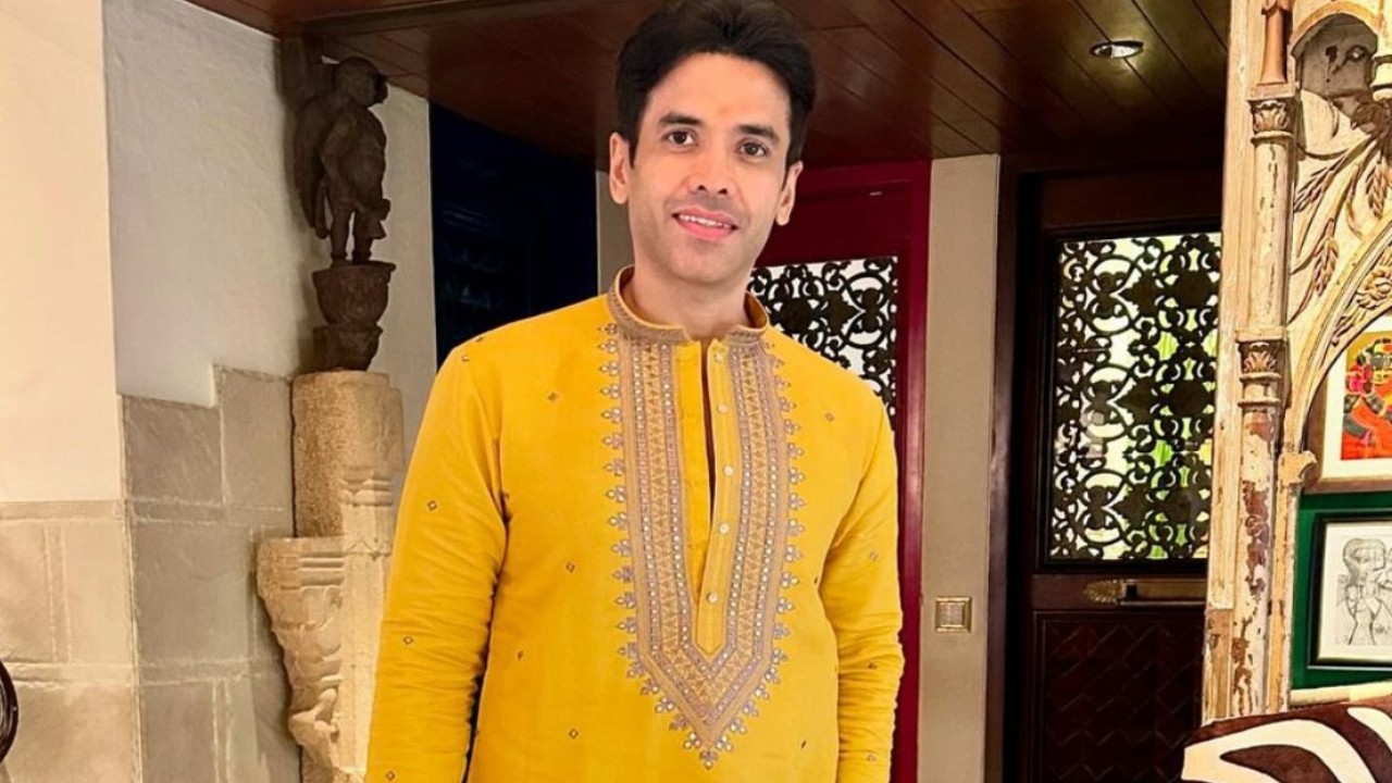 Golmaal actor Tusshar Kapoor’s private and public Facebook account hacked; issues statement about inactivity