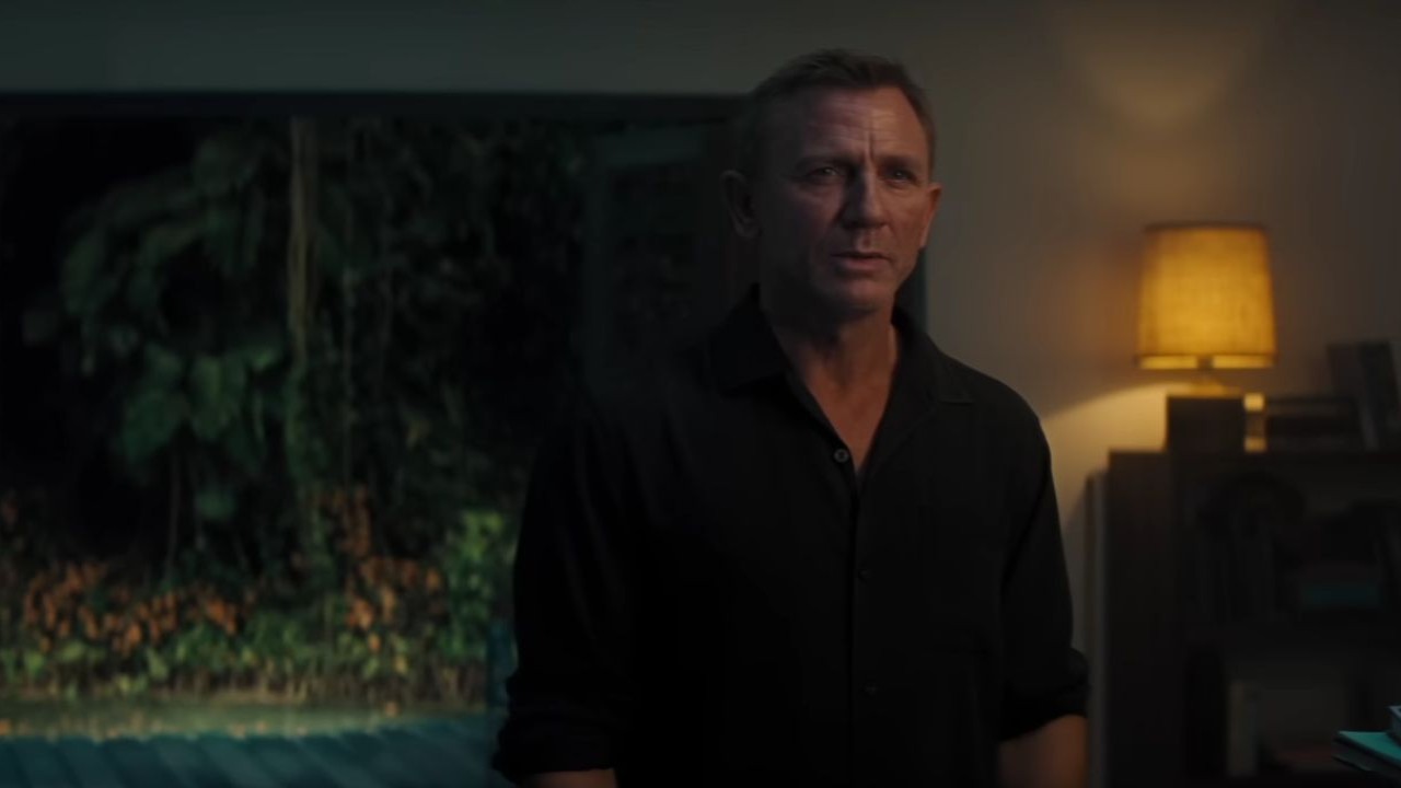 Daniel Craig about filming intimate scenes 