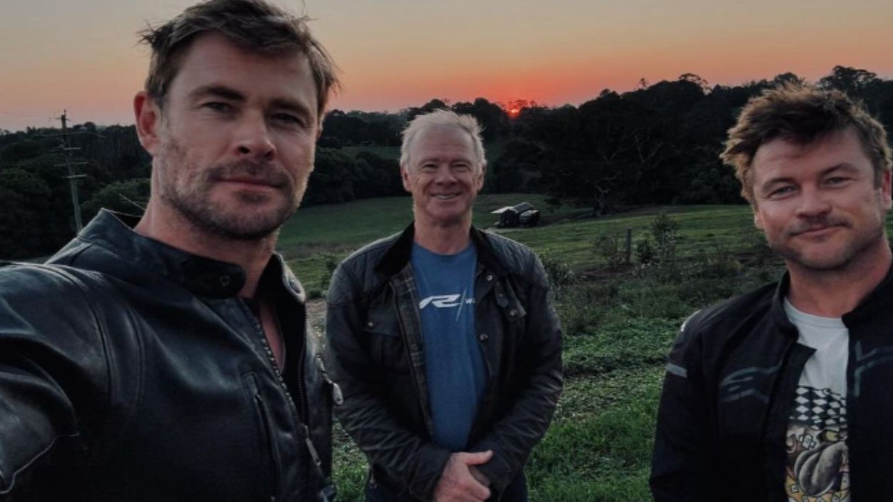 Chris Hemsworth with his father Craig Hemsworth and his brother Luke Hemsworth- ( Instagram/ Chris Hemsworth) 