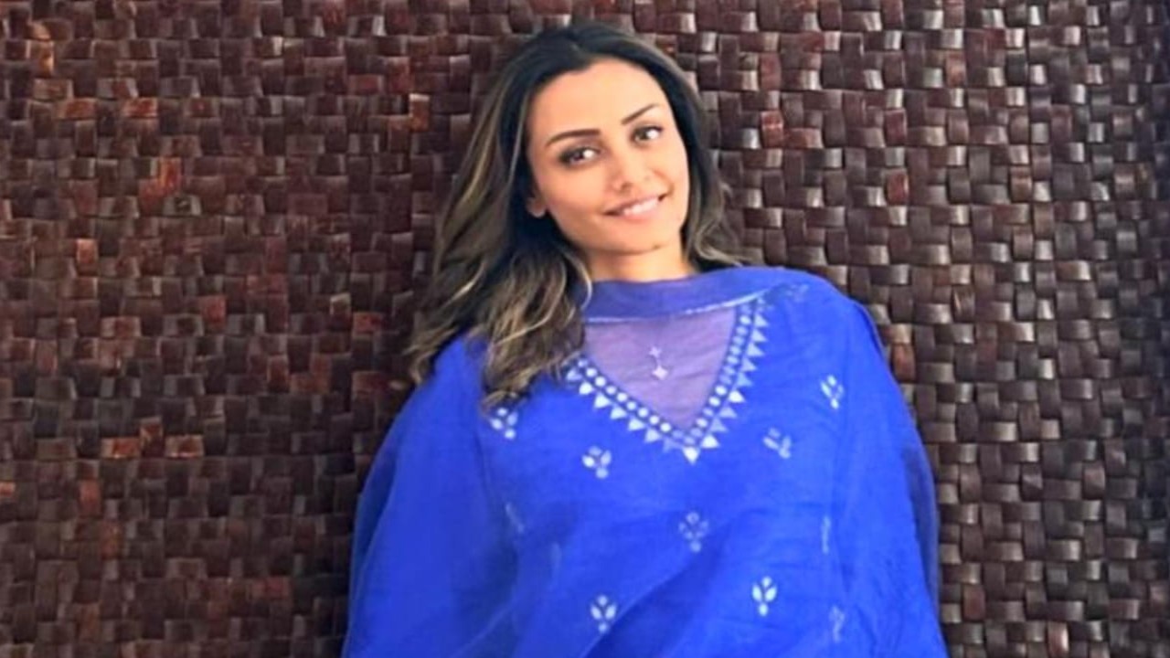 PHOTOS: Namrata Shirodkar's royal blue kurta set is perfect for this festive season