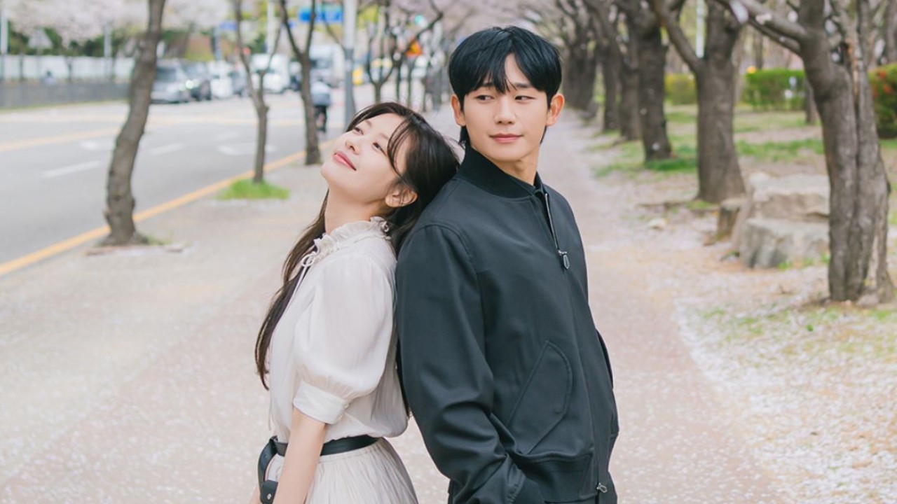 Jung Hae In and Jung So Min in Love Next Door; Image: tvN