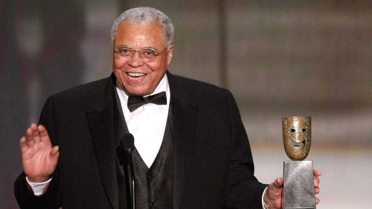 Late James Earl Jones once spoke of his stuttering issue