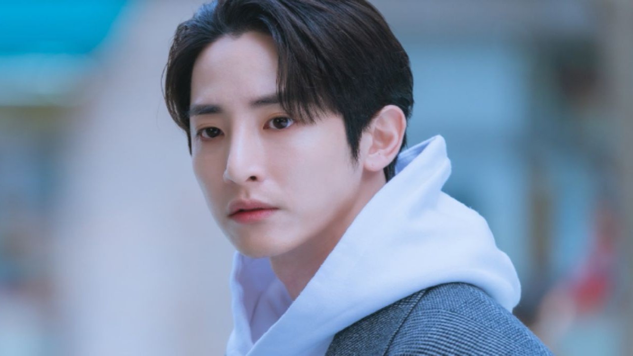 Lee Soo Hyuk in Doom At Your Service: tvN 