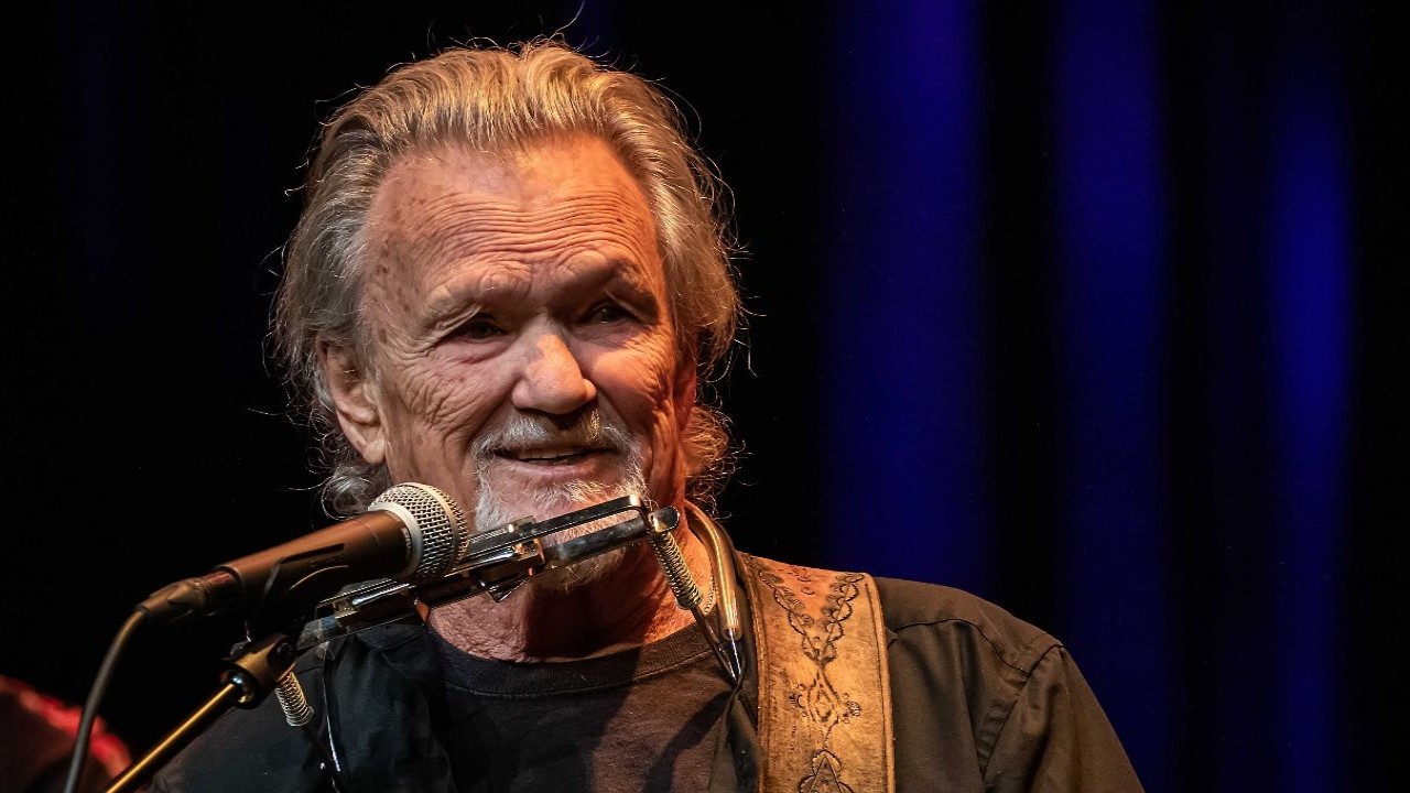 Kris Kristofferson, Country Music Icon And A Star Is Born Actor, Passes Away At 88: Loo...