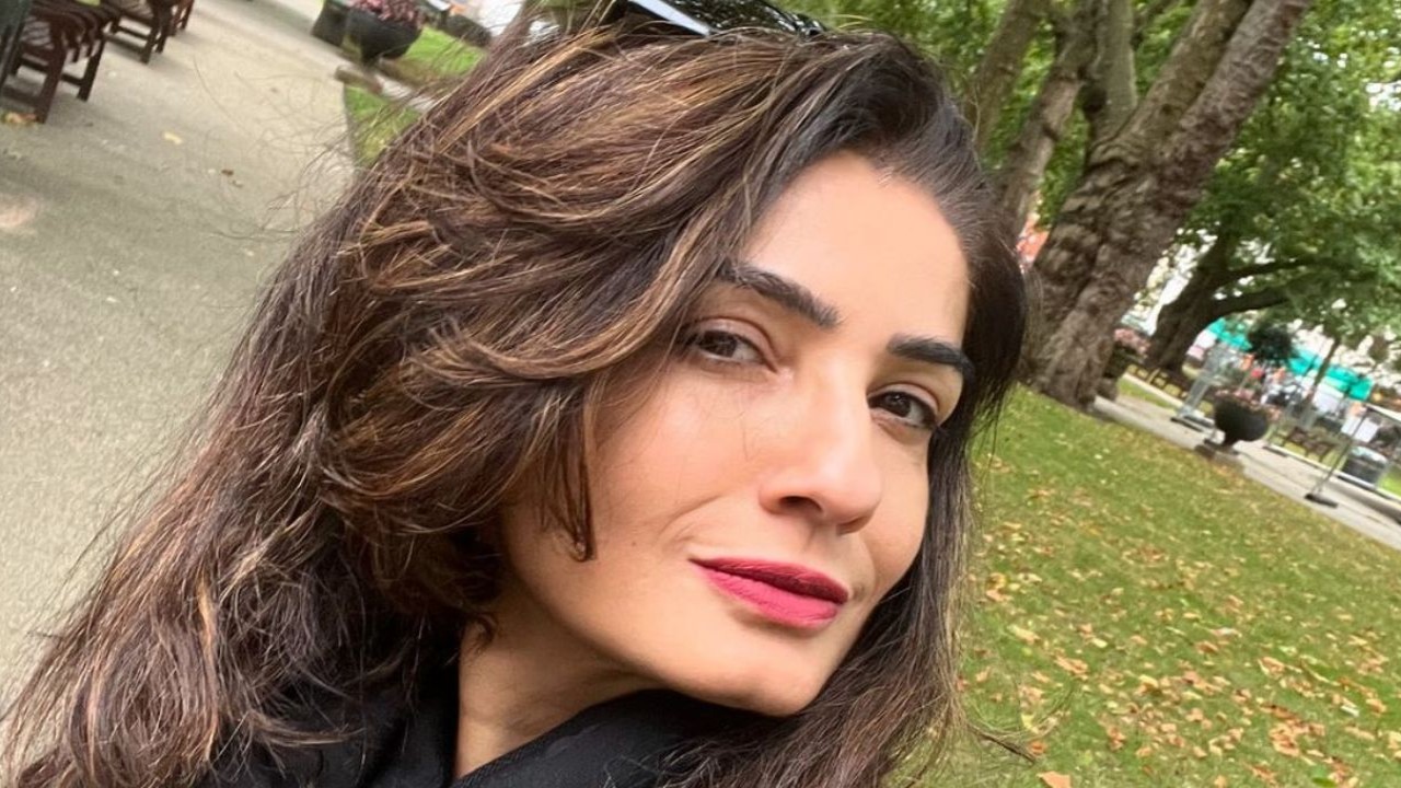 Raveena Tandon APOLOGIZES to fans in London for leaving without taking photos, says Bandra incident left her traumatized: 'I shouldn't have panicked'