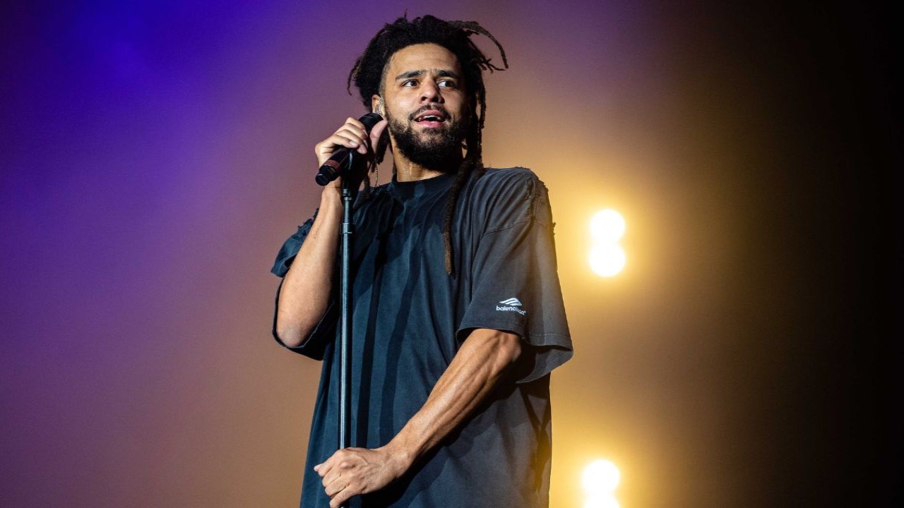 Is Beyonce mentioned in J Cole's track She Knows? 