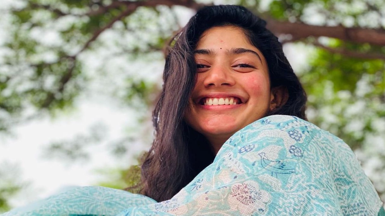 Sai Pallavi reveals a person from Bollywood asked her to hire a PR team to stay in limelight; Her REPLY cannot be missed