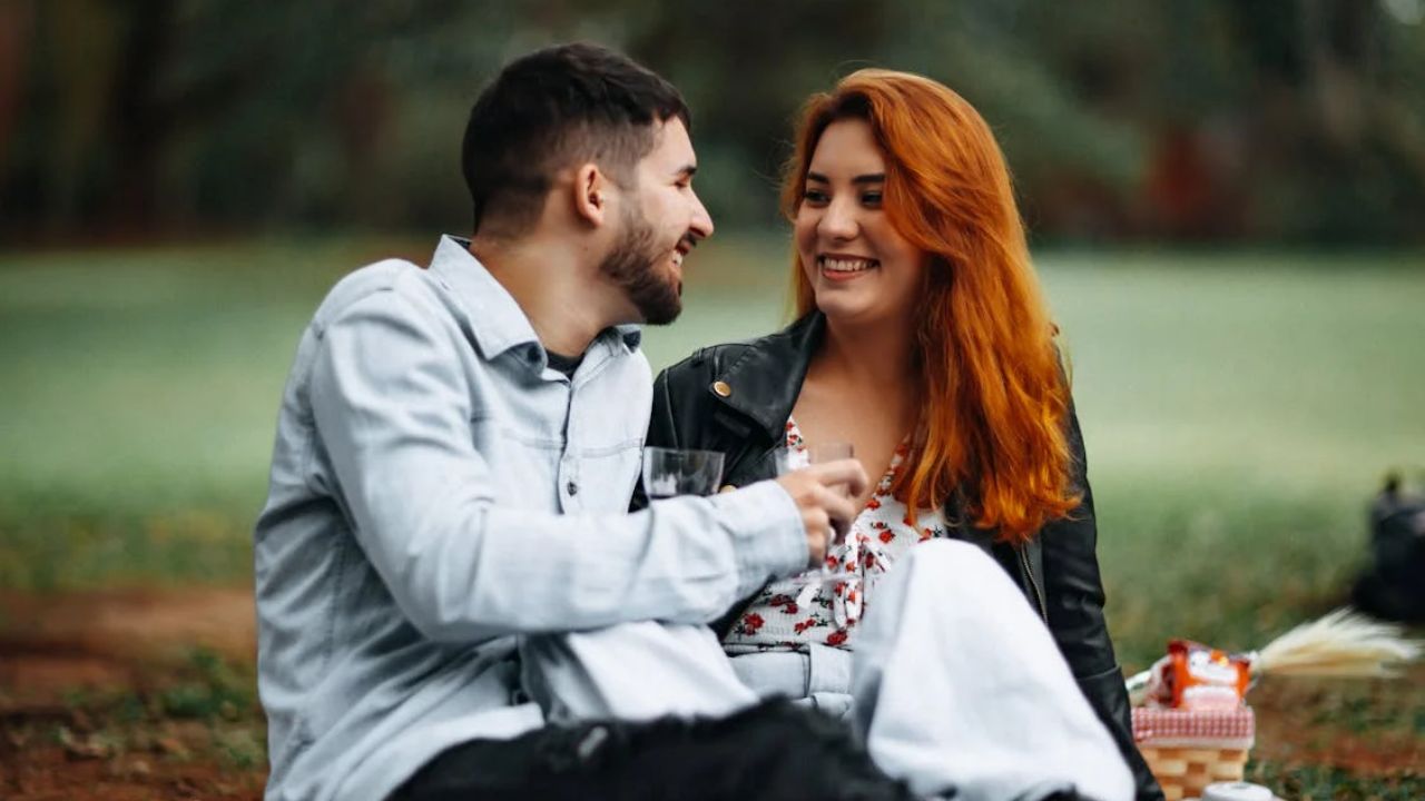 Date with Outdoor Picnic in the Park