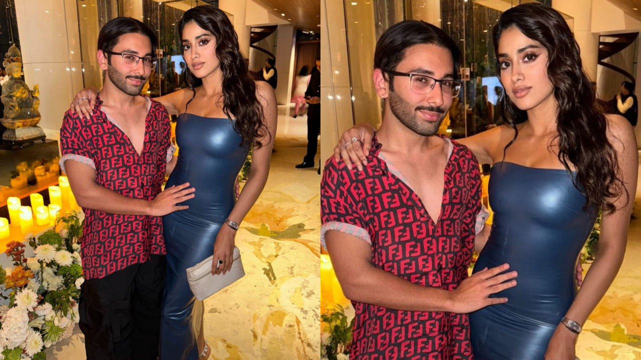 Janhvi Kapoor in blue strapless dress 