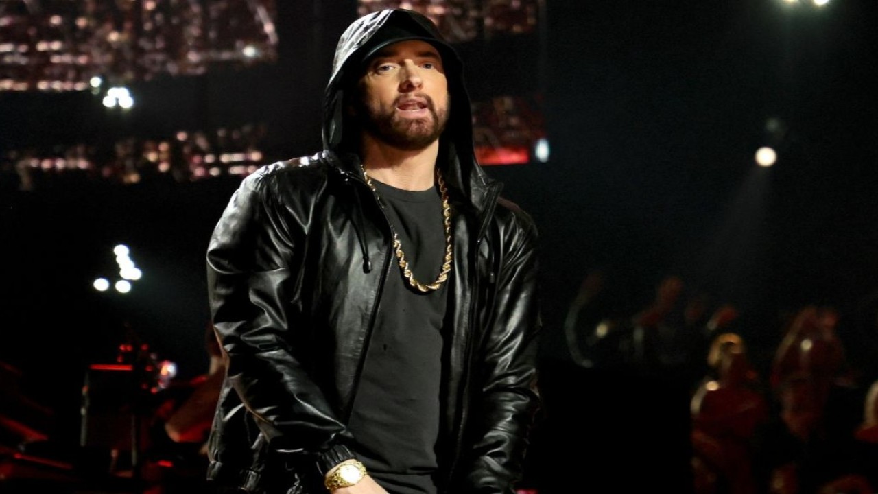 Eminem Reportedly Struggles With Fame And Prefers A Low-Key Life; Sources Share Insight...