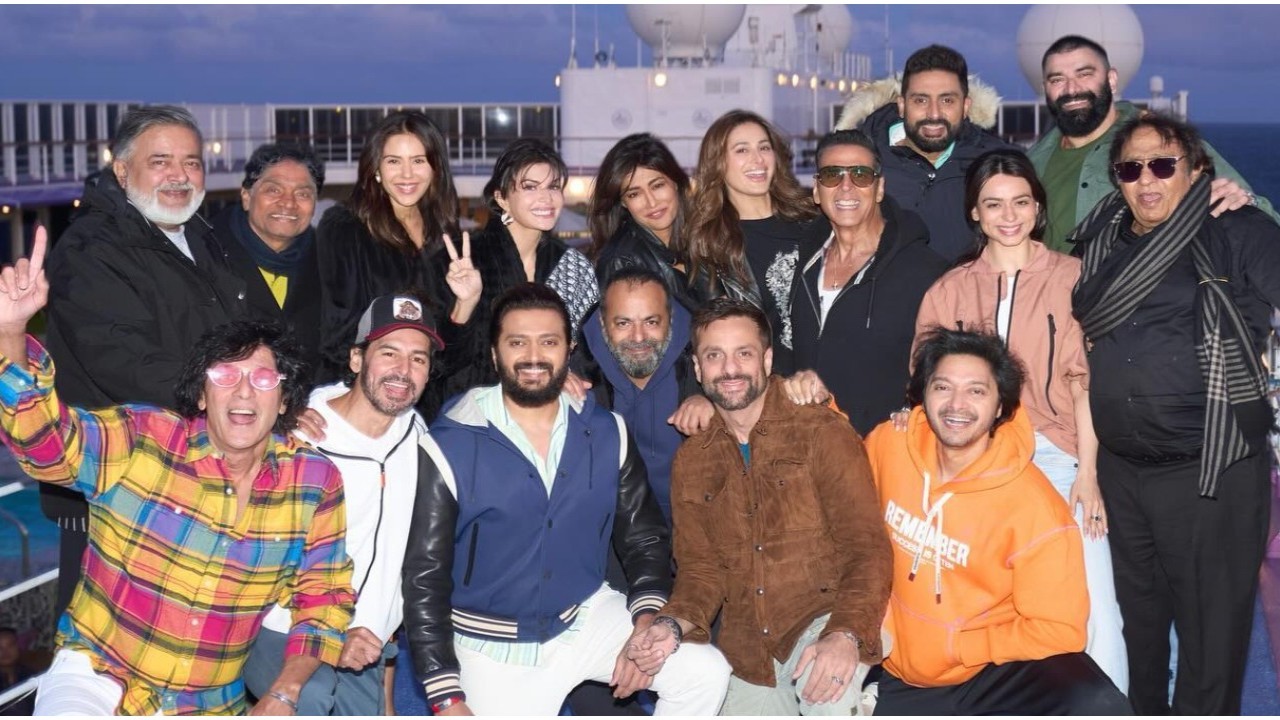 Housefull 5: Akshay Kumar, Abhishek Bachchan, Riteish Deshmukh, Sonam Bajwa and more pose during cruise shoot; see FIRST PIC of full star cast